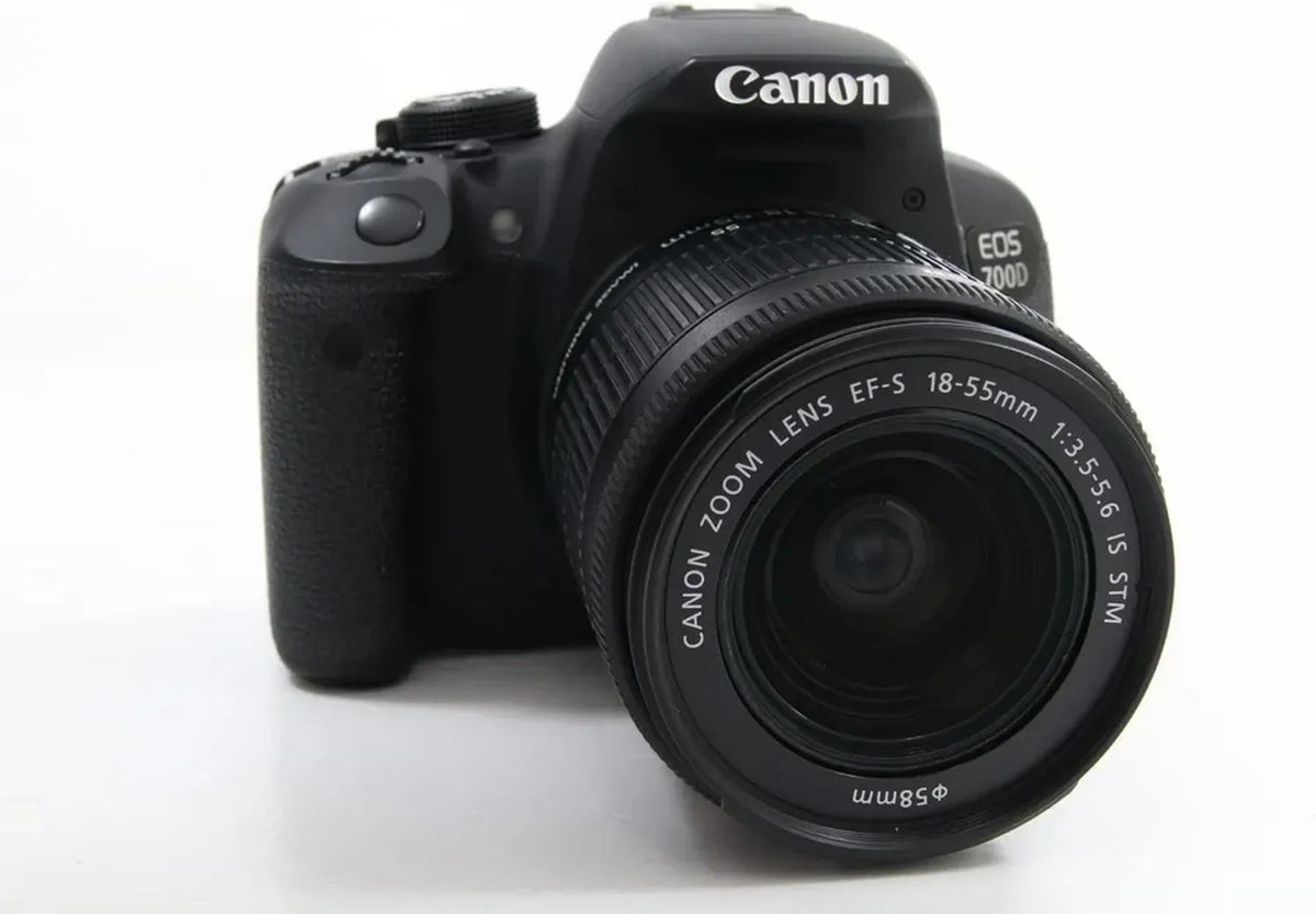 Fotocamera Reflex Canon EOS 700D, 18MP, Obiettivo 18-55mm, Nero, EU